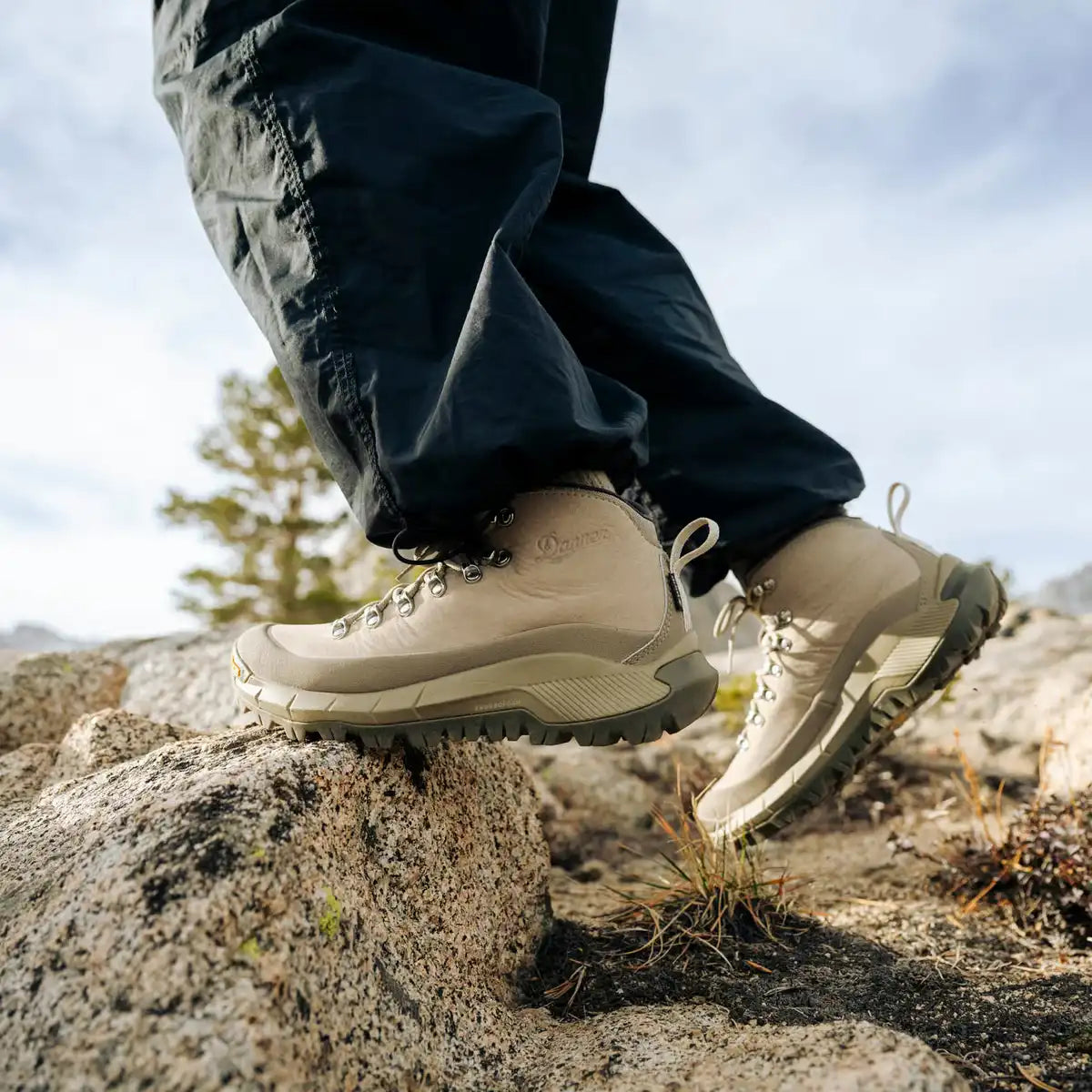 Women's MTN45 Mid GTX Ash/Timber Wolf - Image 8